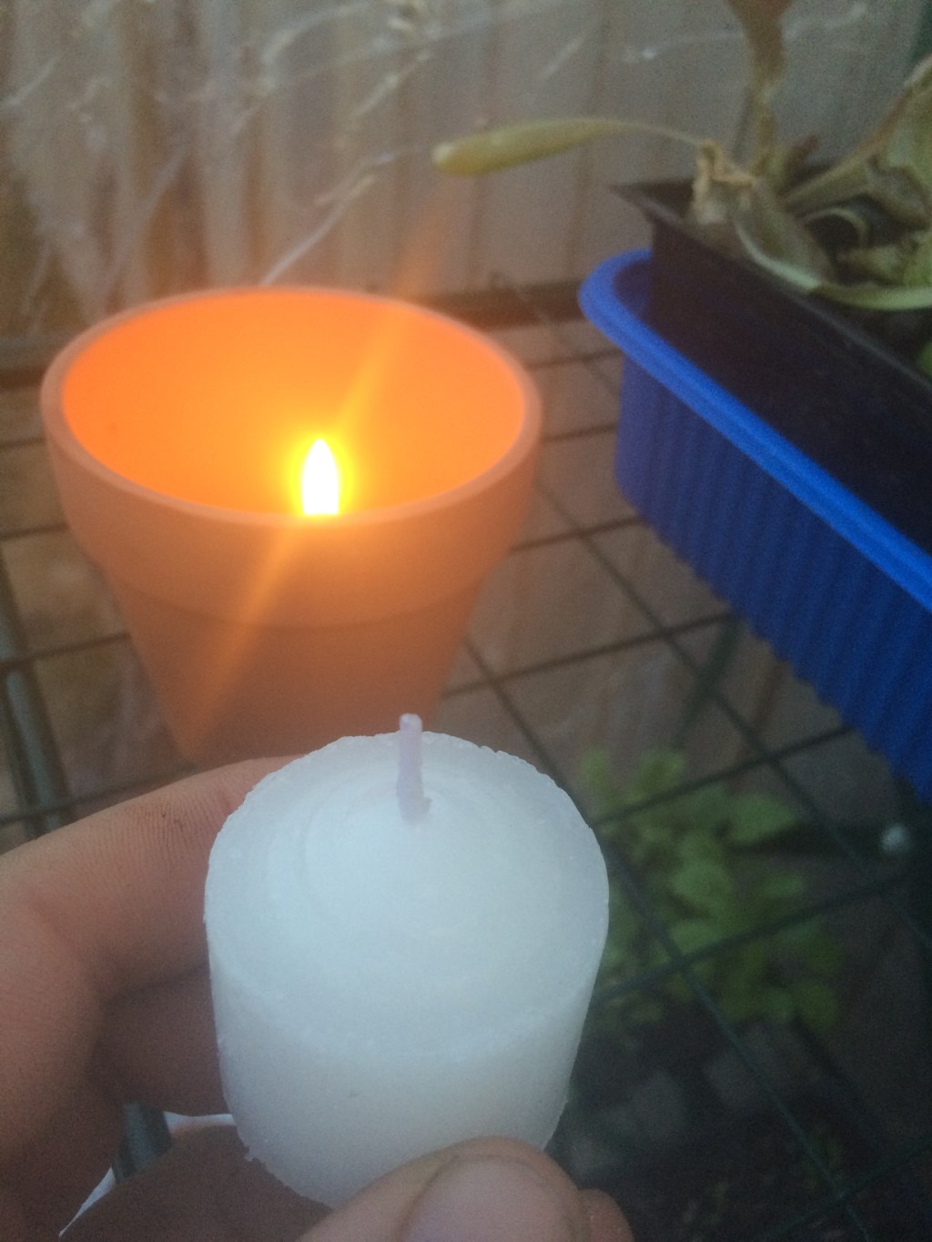 Low-cost, low-tech temporary greenhouse&nbsp;heating